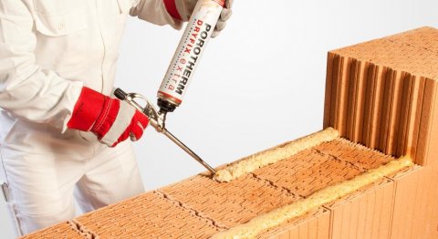 lepljenje-brusene-opeke-z-dryfix.extra-lepilom-8d9g.jpg