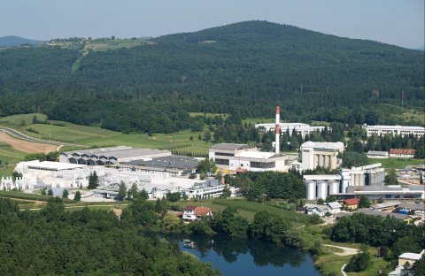 ursa-tovarna-iz-zraka-za-peg-xyxq.JPG